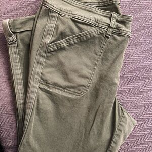 Olive Green Women's Jeans cropped size 16
